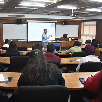 IIM Udaipur hosts Prof. Kaustav Sen for a talk on What matters in predicting earnings changes – financial statement numbers or textual disclosures?