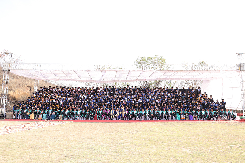 IIM Udaipur awards MBA Degrees to 429 students at its 12th Annual Convocation