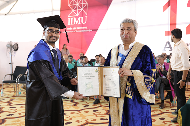 IIM Udaipur awards MBA Degrees to 429 students at its 12th Annual Convocation