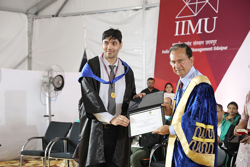 IIM Udaipur awards MBA Degrees to 429 students at its 12th Annual Convocation