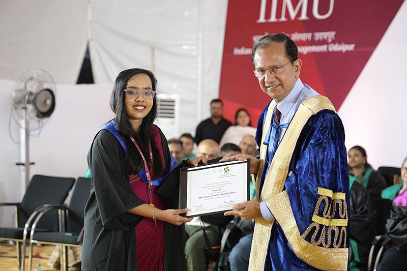 IIM Udaipur awards MBA Degrees to 429 students at its 12th Annual Convocation